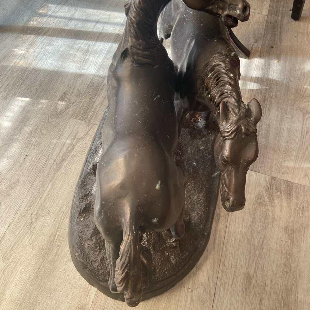 2 horse sculpture 29in